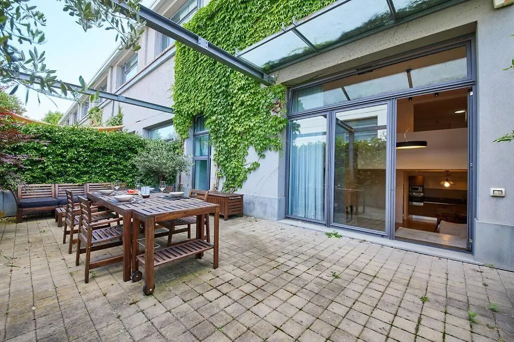 Ampia Casa Indipendente Con Giardino Privato Apartamento Milão Itália