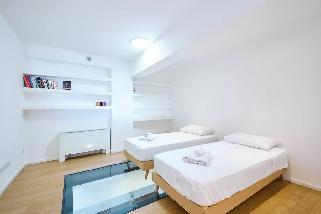 Appartamento Ampia Casa Indipendente Con Giardino Privato Milano Italia
