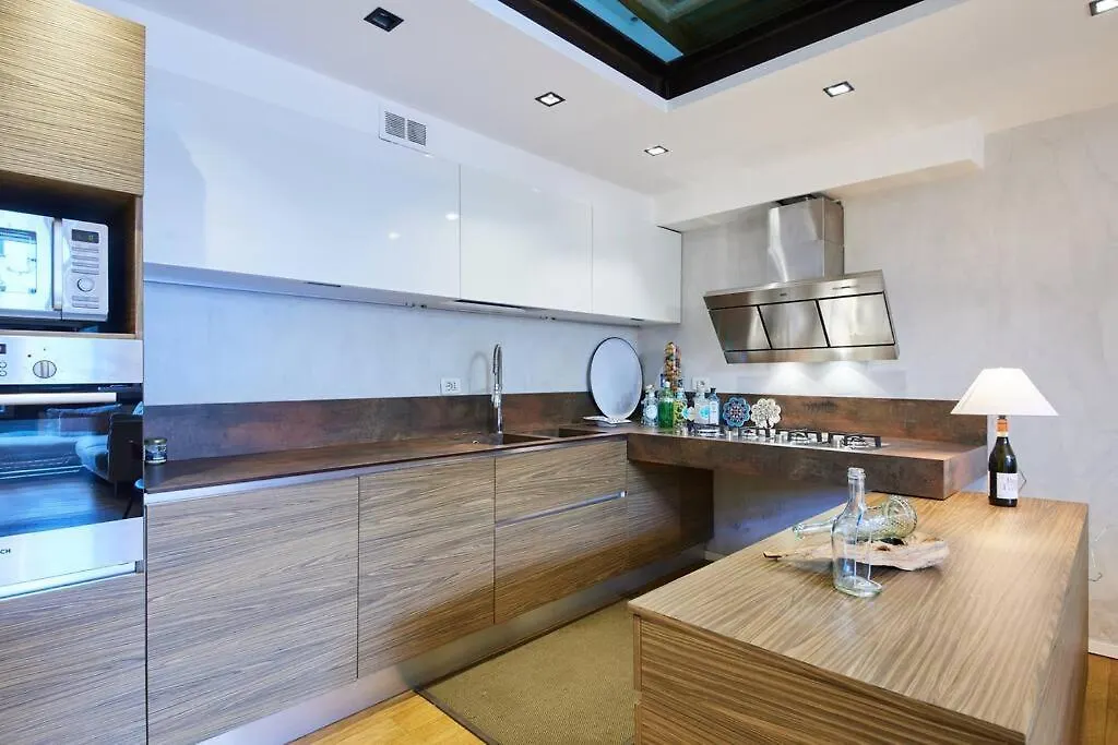 Appartamento Ampia Casa Indipendente Con Giardino Privato Milano Italia