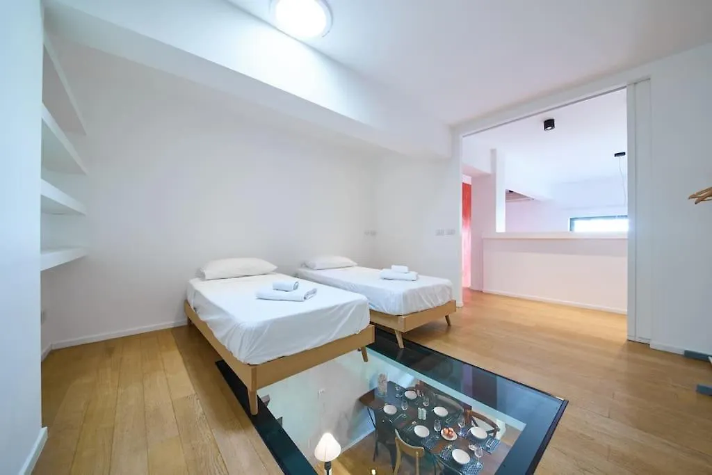Appartamento Ampia Casa Indipendente Con Giardino Privato Milano