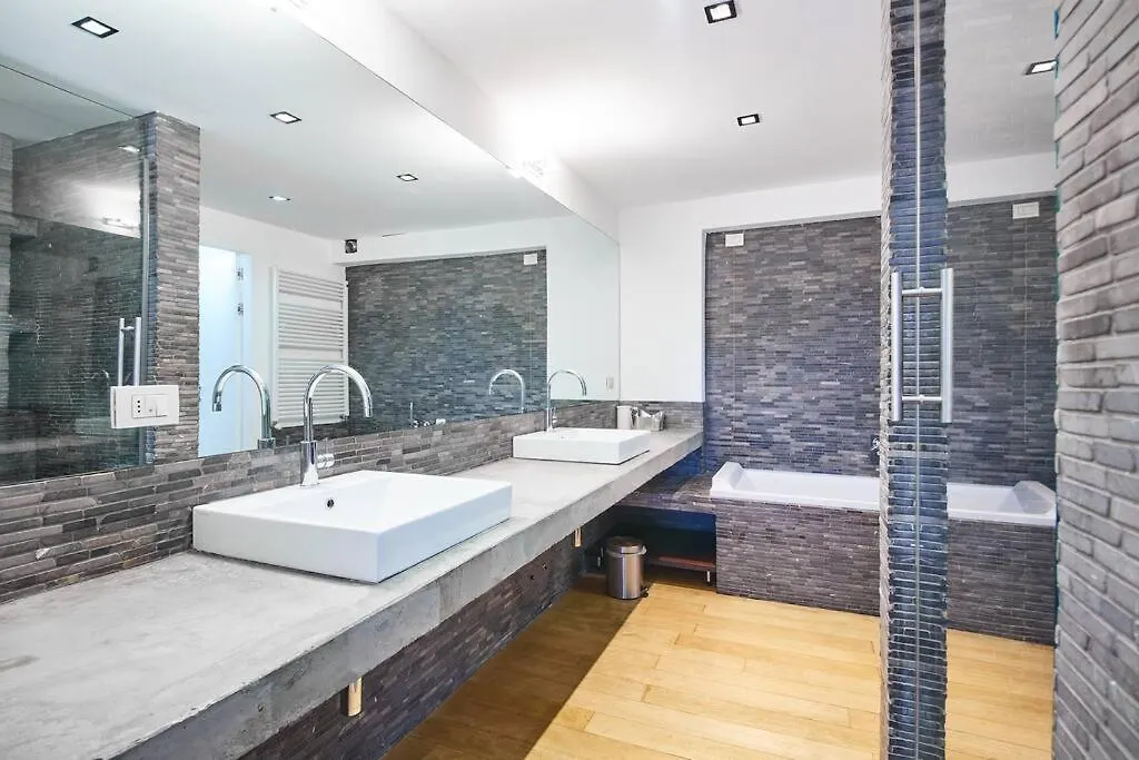 Ampia Casa Indipendente Con Giardino Privato Apartment Milan